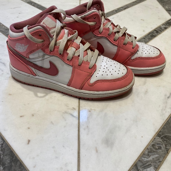 Nike Pink/White Air Jordan 1 Mid - Girls size 4.5Y - Picture 2 of 4